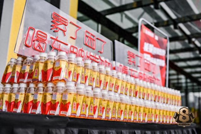 功能饮料成职场“续命神器”看民族品牌东鹏饮料如何领跑市场