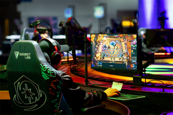 电竞经济火爆：赛事流量浇灌全域新消费