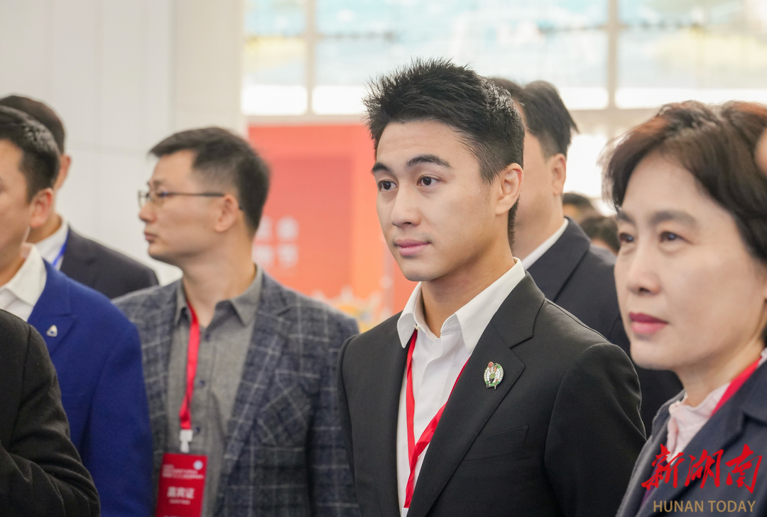 打卡旅博会 何猷君笑谈“电竞+文旅”将打造长沙松雅湖电竞产业生态圈(图2)