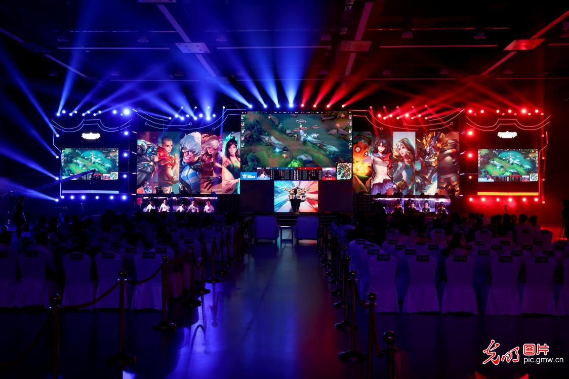 全球 15 亿用户加持 《决胜巅峰》携开放生态落地中国电竞市场