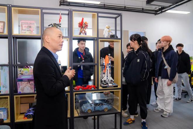 香港都会大学李兆基商业管理学院研学团走进尚座Spark(图2)