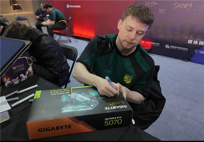 技嘉鼎力赞助值得买电竞节护航CS2精英挑战赛(图3)
