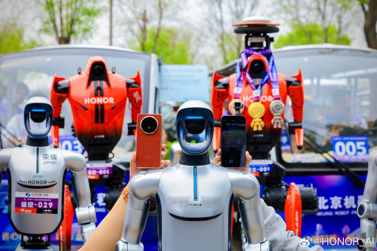 阿尔法战略交卷：荣耀“闪电”破局(图3)